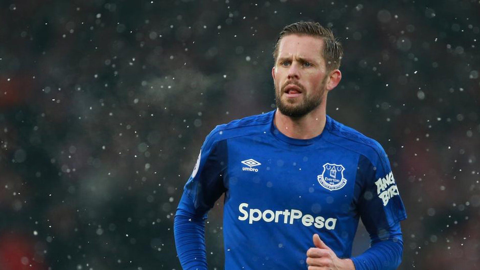 开云中国大陆-2021年总决赛：库里在第三节一人砍下21分，带领球队最关键的胜利！